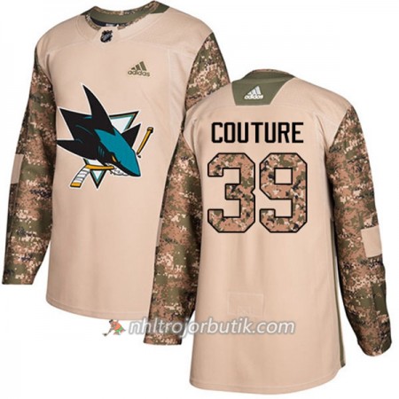 Män Ishockey San Jose Sharks Tröja Logan Couture 39 Adidas 2017-2018 Camo Veterans Day Practice Authentic